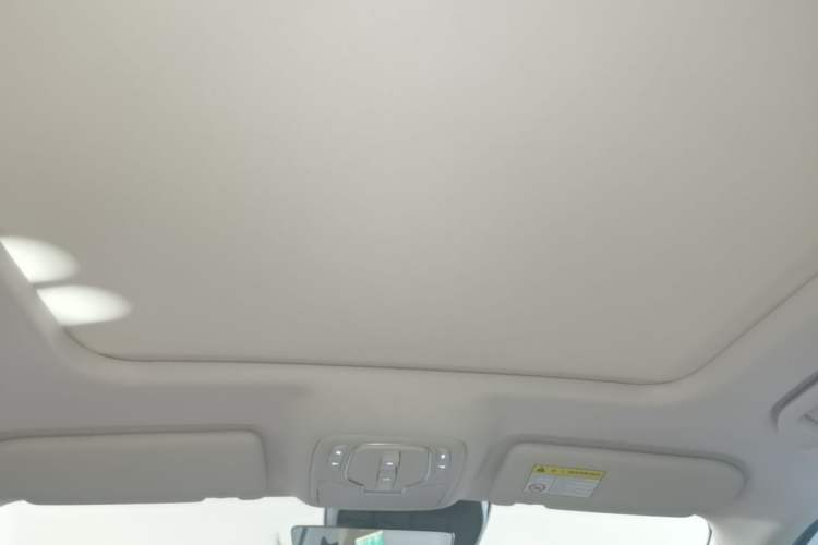 Used MG ES5 2025 525max Rear-Drive Intelligent Driving Version Headliner
