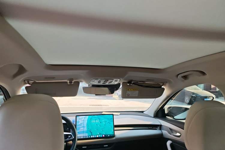 Used MG ES5 2025 525max Rear-Drive Intelligent Driving Version Headliner