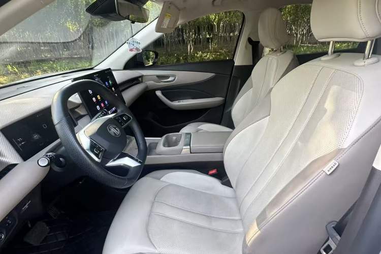 Used MG ES5 2025 525max Rear-Drive Intelligent Driving Version Interior 1