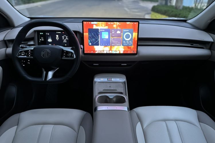 Used MG ES5 2025 525max Rear-Drive Intelligent Driving Version Interior 1