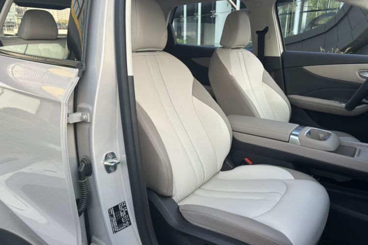Used MG ES5 2025 525max Rear-Drive Intelligent Driving Version Interior 2