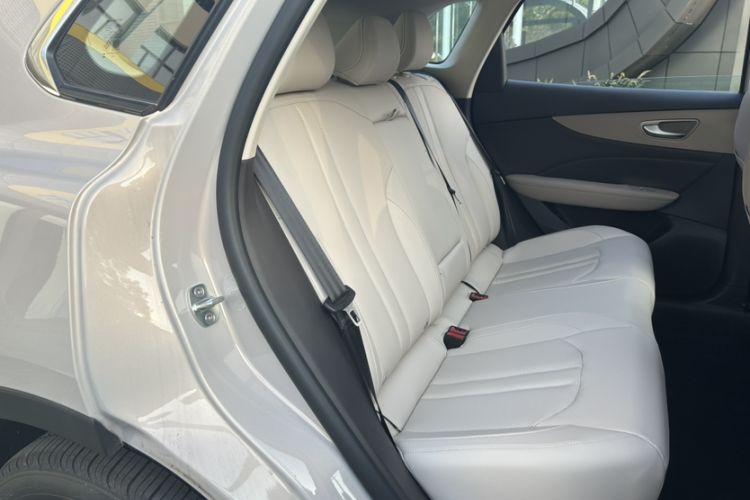 Used MG ES5 2025 525max Rear-Drive Intelligent Driving Version Interior 4