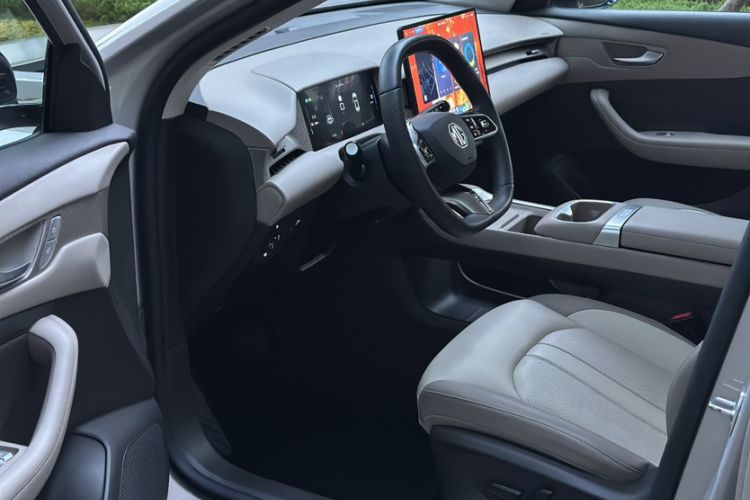Used MG ES5 2025 525max Rear-Drive Intelligent Driving Version Interior 4