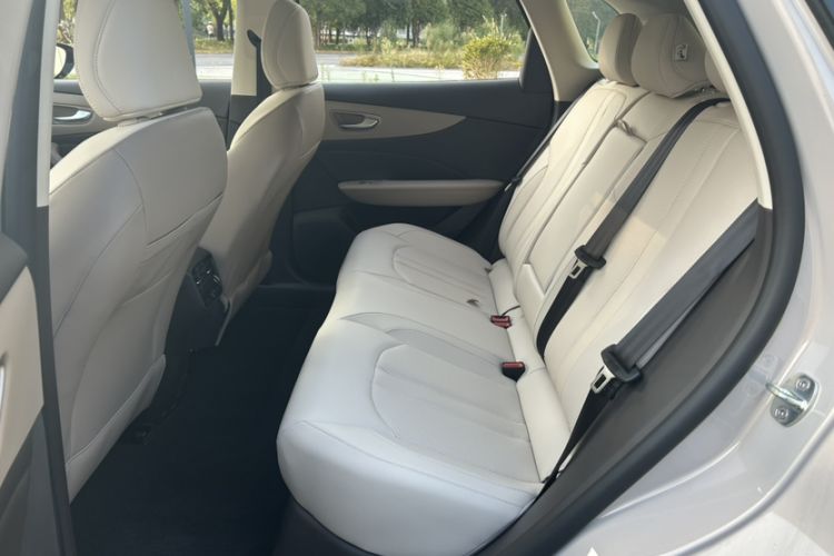 Used MG ES5 2025 525max Rear-Drive Intelligent Driving Version Interior 8