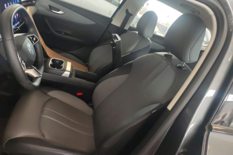 Used MG ES5 2025 525max Rear-Drive Intelligent Driving Version Left Front Seat