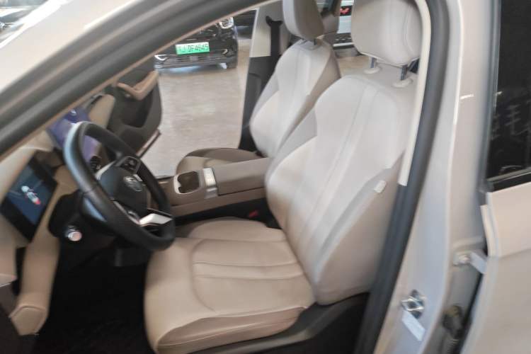 Used MG ES5 2025 525max Rear-Drive Intelligent Driving Version Left Front Seat
