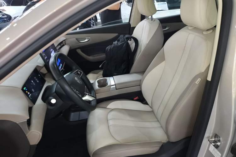 Used MG ES5 2025 525max Rear-Drive Intelligent Driving Version Left Front Seat