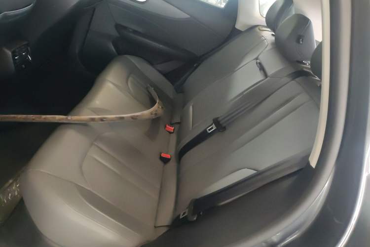 Used MG ES5 2025 525max Rear-Drive Intelligent Driving Version Left Rear Seat