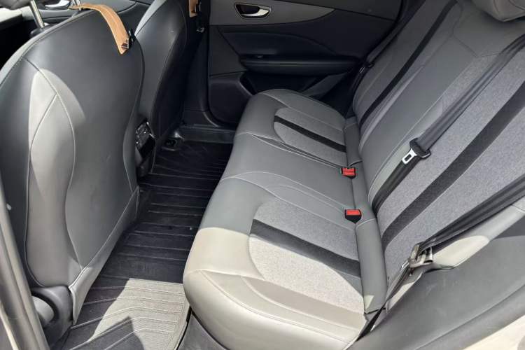 Used MG ES5 2025 425 Pro Rear-Drive Version Left Rear Seat