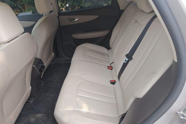 Used MG ES5 2025 525max Rear-Drive Intelligent Driving Version Left Rear Seat