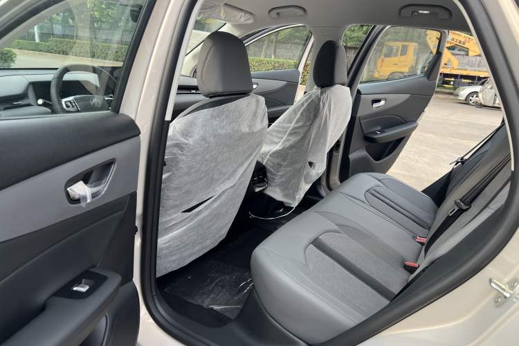 Used MG ES5 2025 425 Pro Rear-Drive Version Left Rear Seat