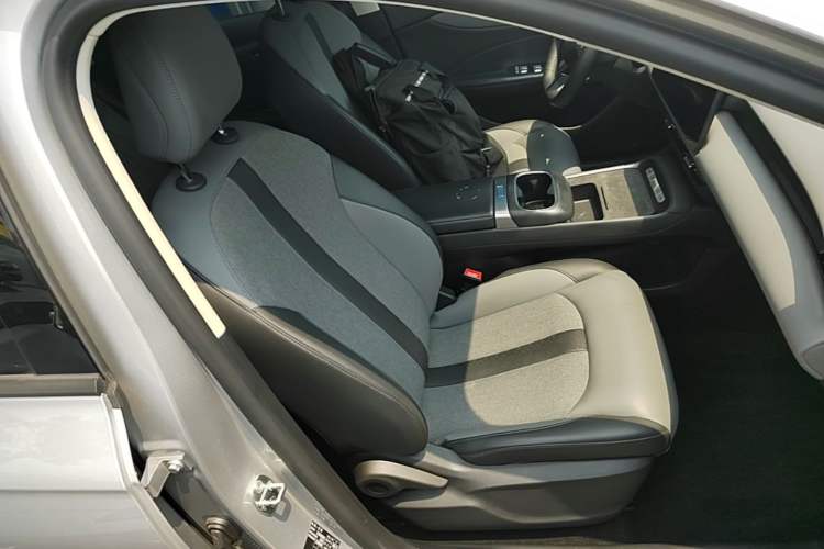 Used MG ES5 2025 515 Pro Rear-Drive Version Right Front Seat