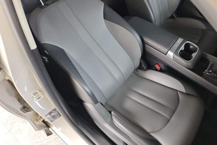 Used MG ES5 2025 515plus Rear-Drive Version Right Front Seat