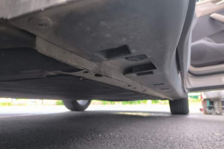Used MG ES5 2025 525max Rear-Drive Intelligent Driving Version Right Side Sill