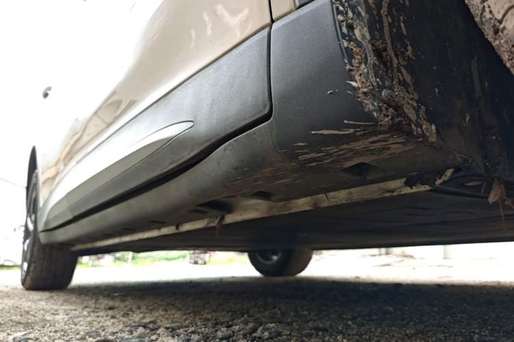 Used MG ES5 2025 425 Pro Rear-Drive Version Right Side Sill