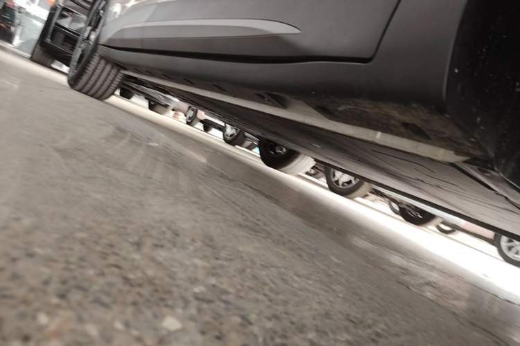 Used MG ES5 2025 425 Pro Rear-Drive Version Right Side Sill