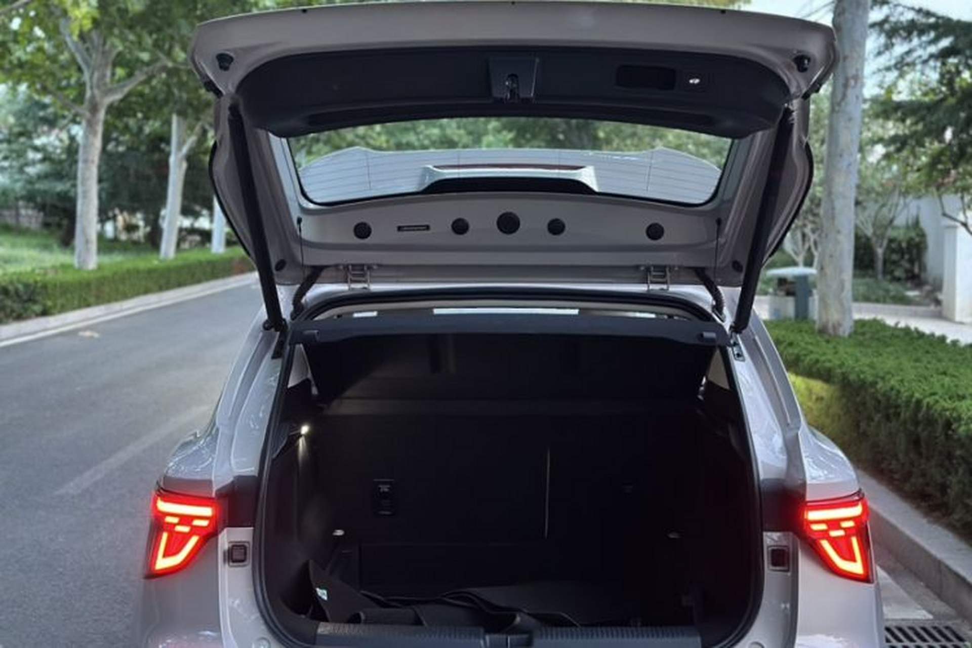 Used MG ES5 2025 525max Rear-Drive Intelligent Driving Version Trunk
