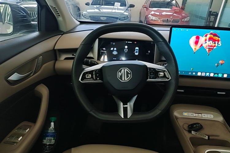 Used MG ES5 2025 525max Rear-Drive Intelligent Driving Version Steering Wheel
