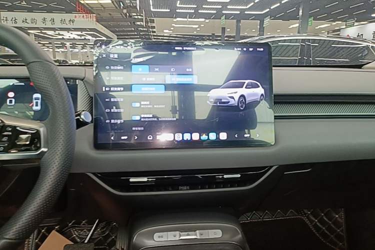 Used MG ES5 2025 525max Rear-Drive Intelligent Driving Version Audio And AC Panel