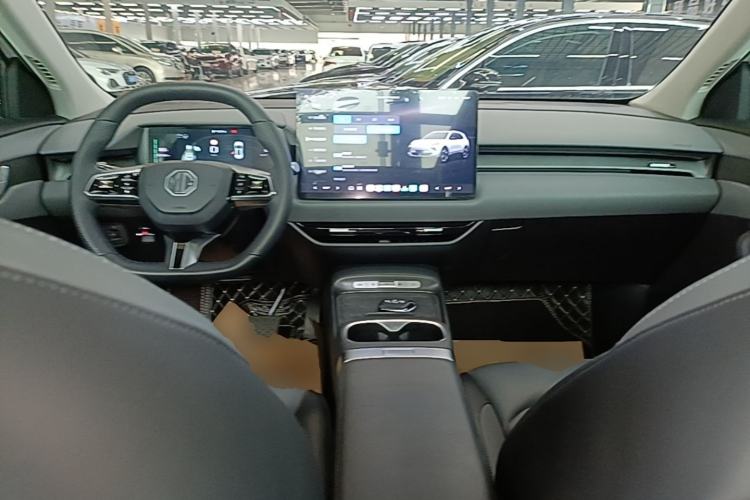Used MG ES5 2025 525max Rear-Drive Intelligent Driving Version Center Console