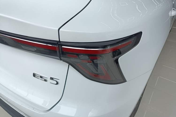 Used MG ES5 2025 525max Rear-Drive Intelligent Driving Version Exterior 3