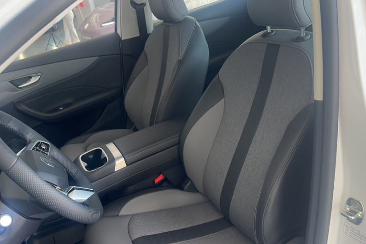 Used MG ES5 2025 425 Pro Rear-Drive Version Interior 4