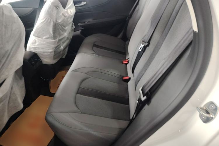 Used MG ES5 2025 425 Pro Rear-Drive Version Left Rear Seat