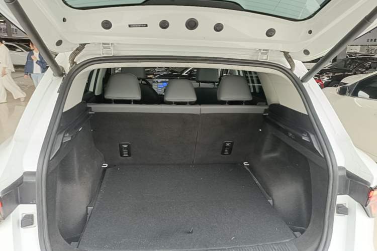 Used MG ES5 2025 525max Rear-Drive Intelligent Driving Version Trunk