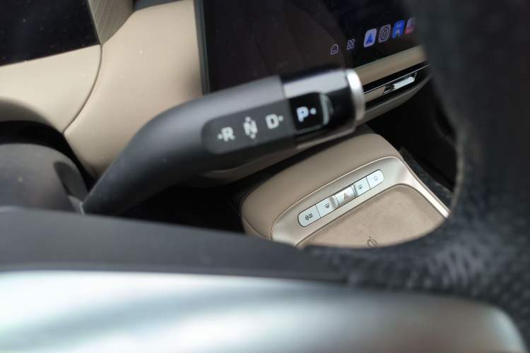 Used MG ES5 2025 525max Rear-Drive Intelligent Driving Version Gear Lever