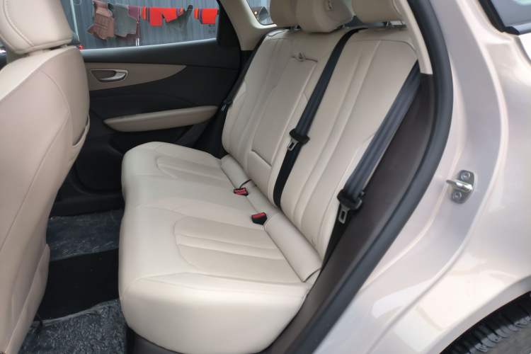 Used MG ES5 2025 525max Rear-Drive Intelligent Driving Version Interior 4
