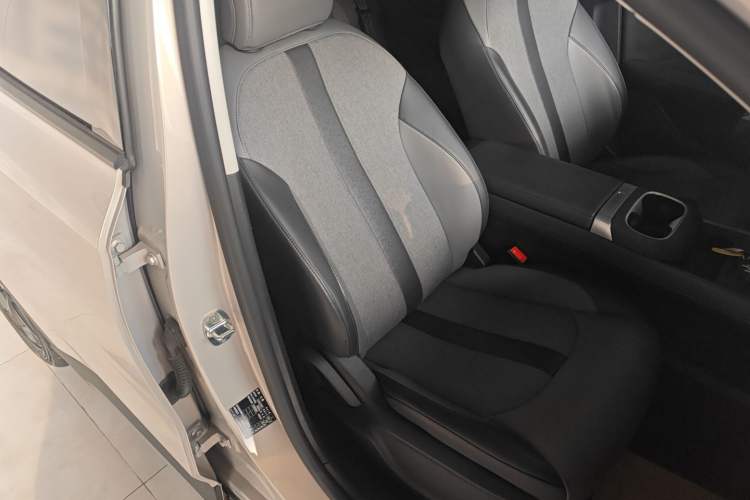 Used MG ES5 2025 425 Pro Rear-Drive Version Right Front Seat