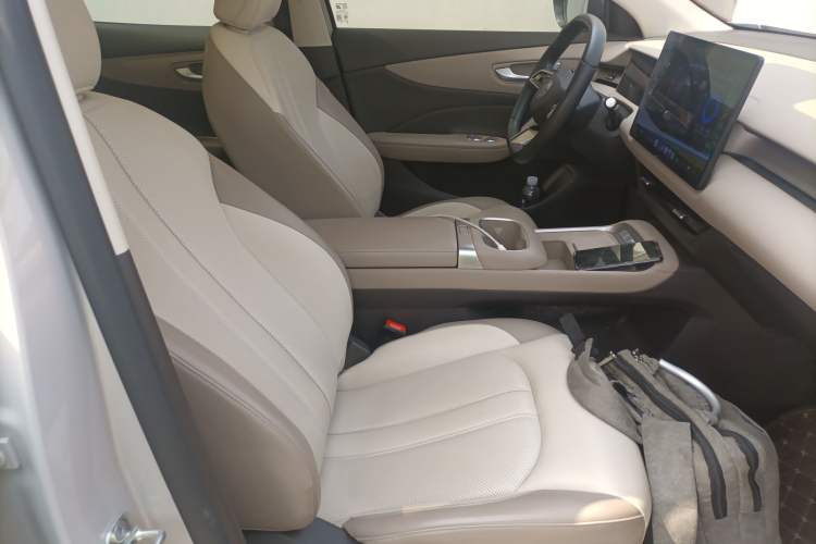 Used MG ES5 2025 525max Rear-Drive Intelligent Driving Version Right Front Seat