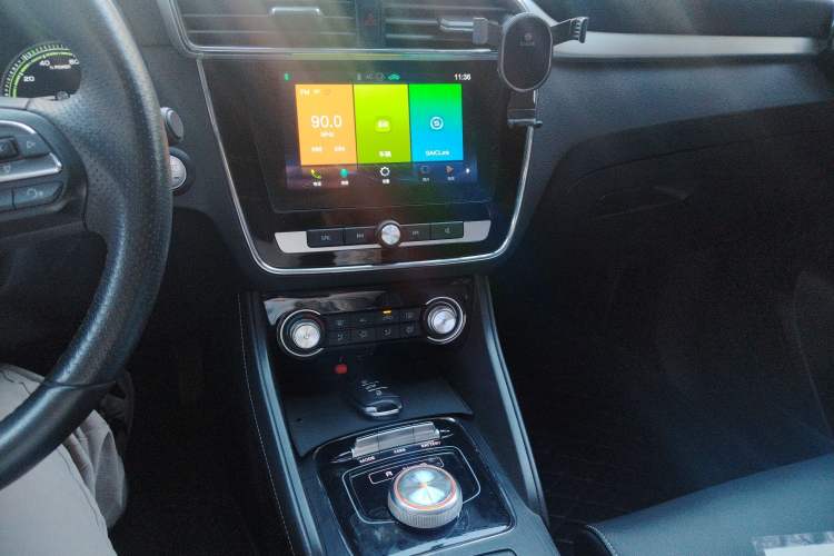 Used MG EZS Electric 2019 E-Plus Edition Audio And AC Panel