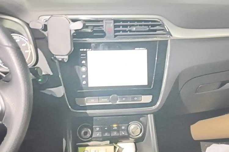 Used MG EZS Electric 2019 E-Pro Edition Audio And AC Panel