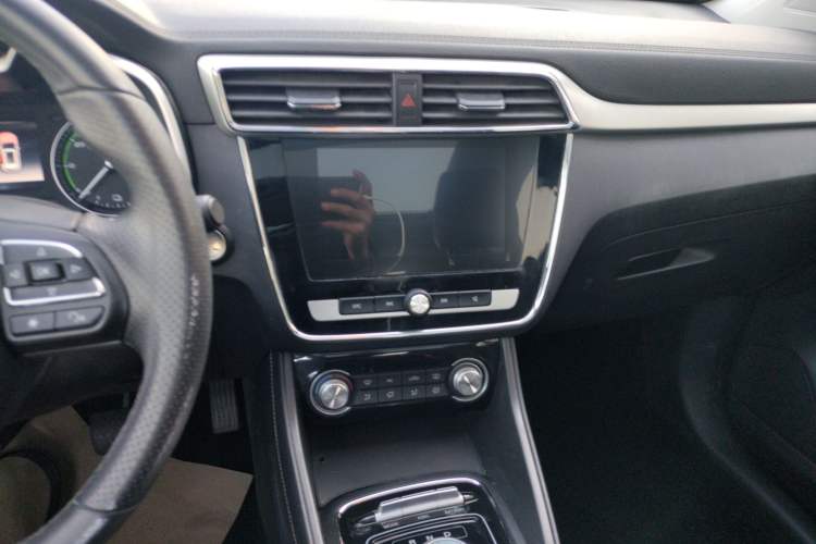 Used MG EZS Electric 2019 E-Plus Edition Audio And AC Panel