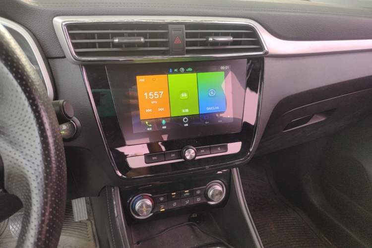 Used MG EZS Electric 2019 E-Lite Edition Audio And AC Panel