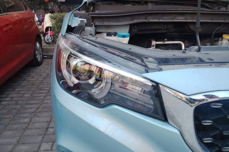 Used MG EZS Electric 2019 E-Plus Edition Right Front Headlight