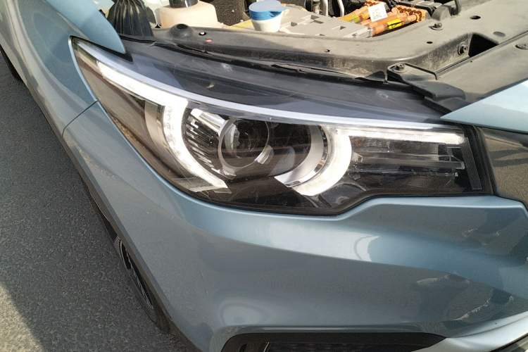 Used MG EZS Electric 2019 E-Plus Edition Right Front Headlight
