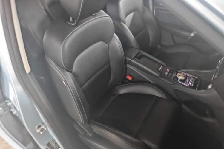 Used MG EZS Electric 2019 E-Plus Edition Right Front Seat