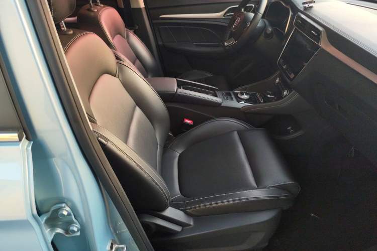 Used MG EZS Electric 2019 E-Plus Edition Right Front Seat