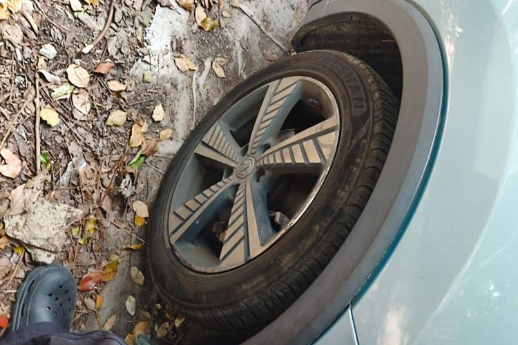 Used MG EZS Electric 2019 E-Pro Edition Right Front Wheel Hub