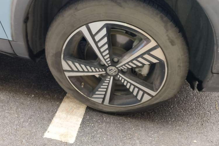 Used MG EZS Electric 2019 E-Pro Edition Right Front Wheel Hub