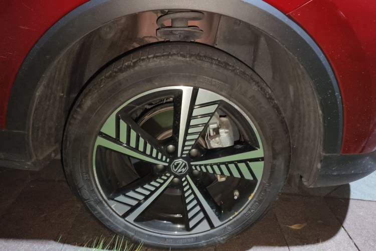 Used MG EZS Electric 2019 E-Pro Edition Right Front Wheel Hub