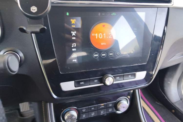 Used MG EZS Electric 2019 E-Lite Edition Audio And AC Panel