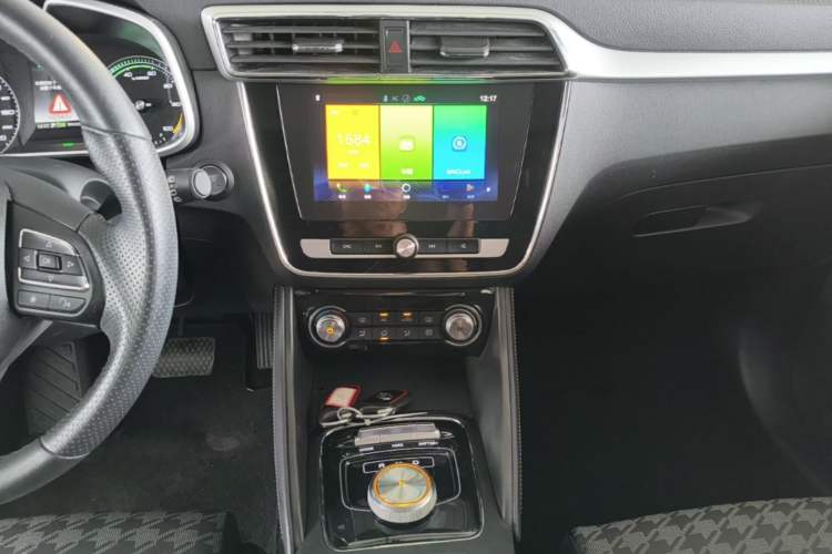 Used MG EZS Electric 2019 E-Lite Edition Audio And AC Panel