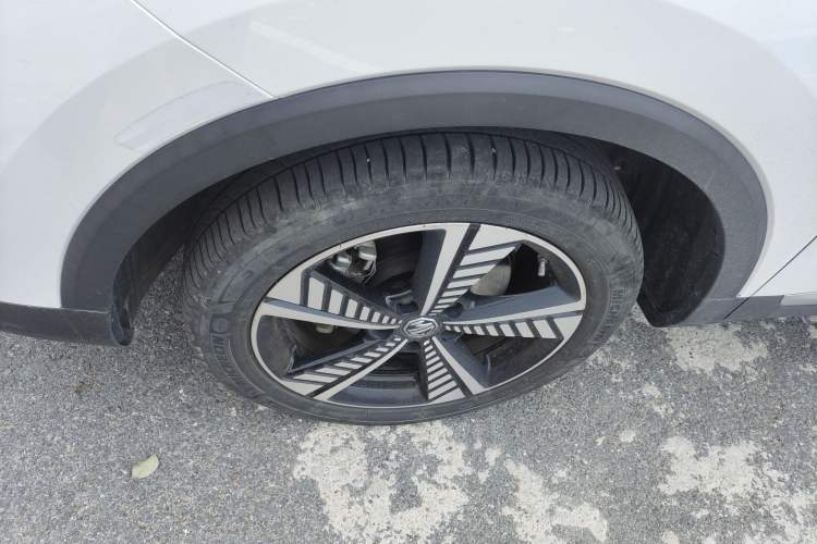 Used MG EZS Electric 2019 E-Plus Edition Left Front Wheel Hub