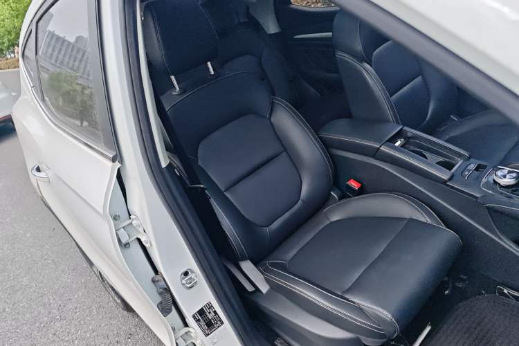 Used MG EZS Electric 2019 E-Plus Edition Right Front Seat