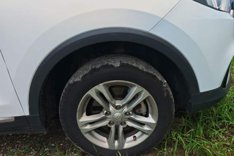 Used MG EZS Electric 2019 E-Lite Edition Right Front Wheel Hub