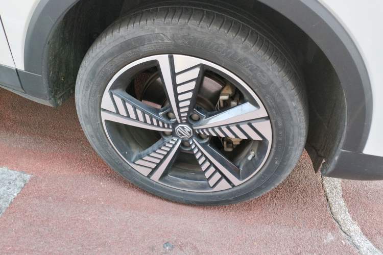 Used MG EZS Electric 2019 E-Pro Edition Right Front Wheel Hub