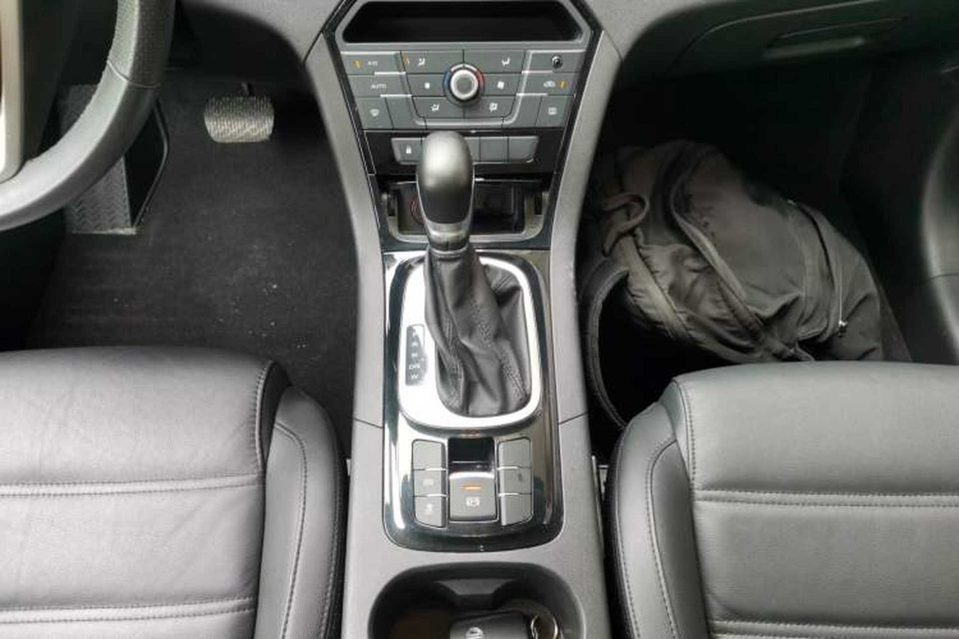 Used MG GS 2015 1.5TGI TST Elite Edition Gear Lever